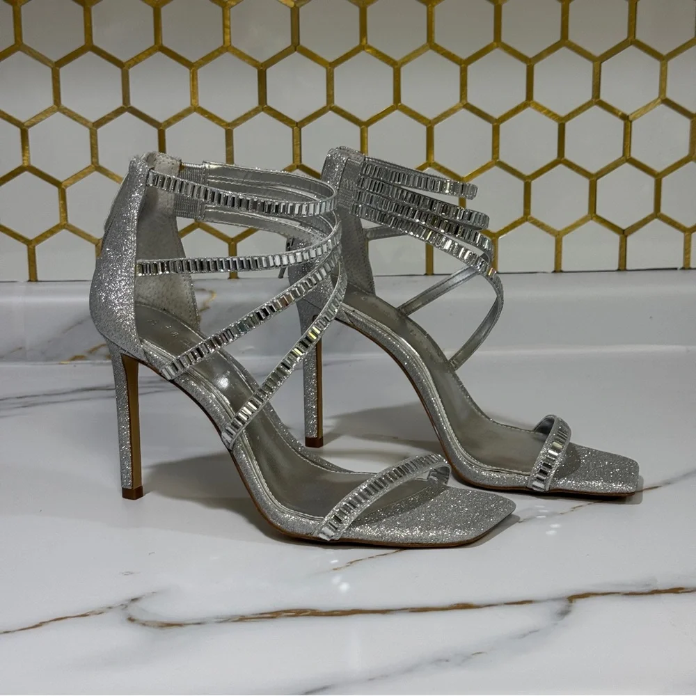 Gianni Bini Shawn Rhinestone Sparkly Elegant Silver Strappy Heels Size 8.5 NEW